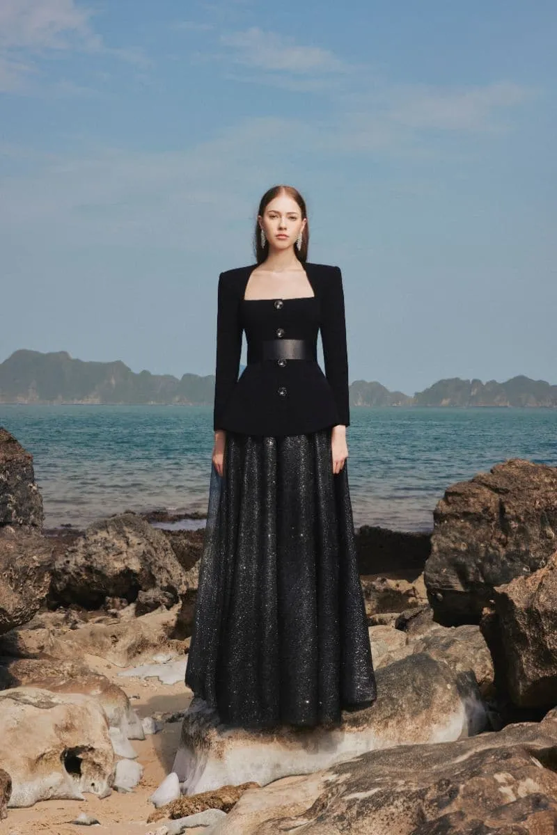 BLACK LONG SLEEVE TRAPEZOID NECKLINE BLAZER AND SKIRT SET